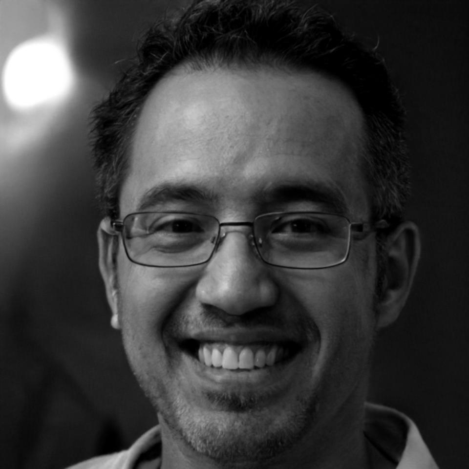 Retrato de Carlos Mendoza, editor profesional